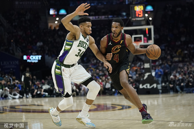 足球发展中 足球发展中